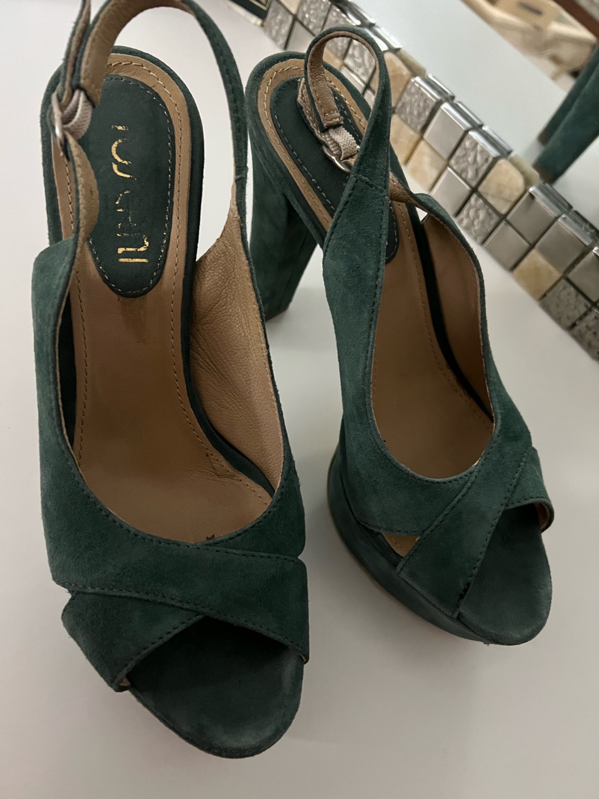 Sandales de la marque Toscani pointure 39