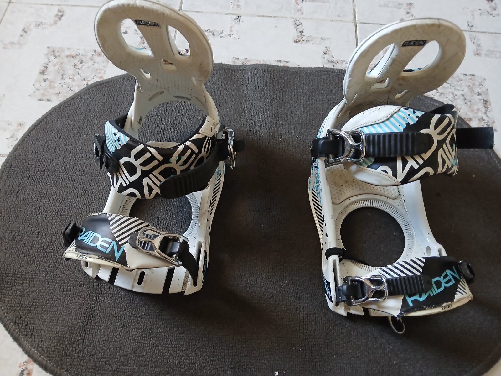 Chaussure  tezellog occasion taille unique 