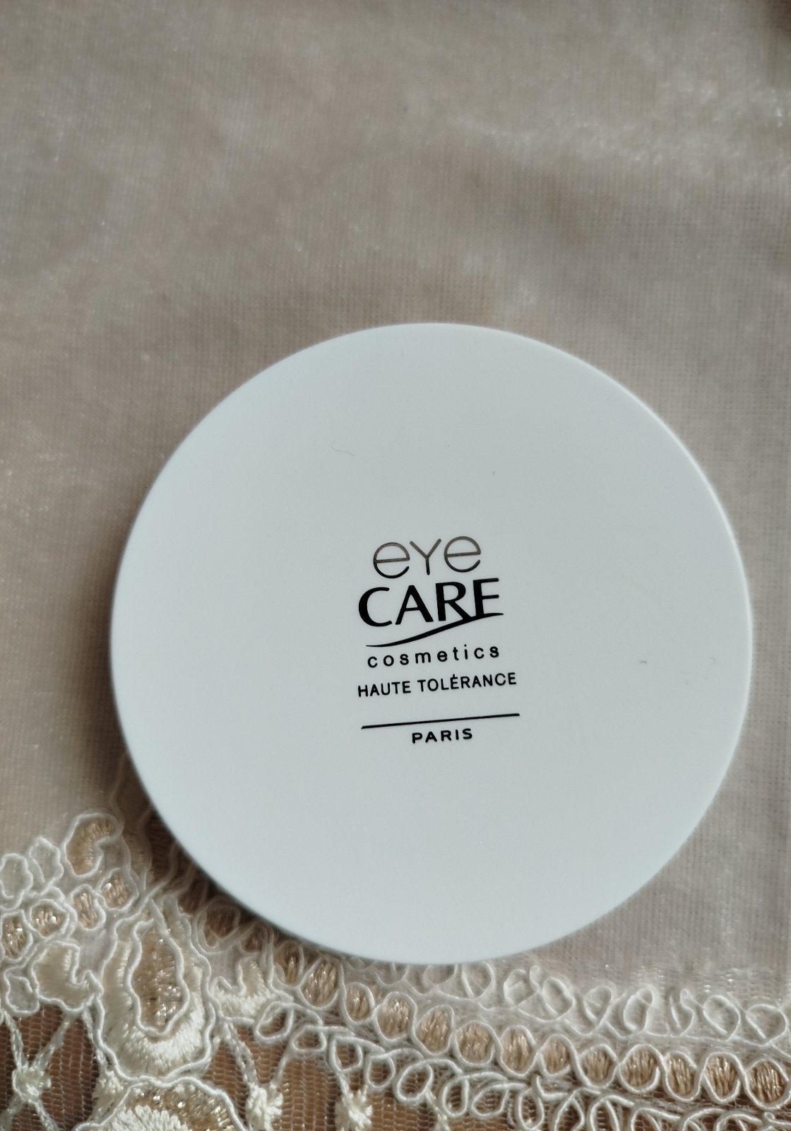 Poudre compacte neuve