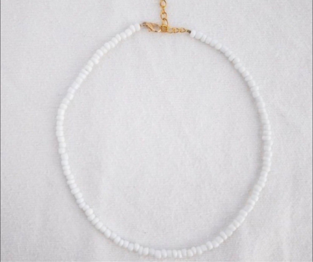 Collier simple blanc 
