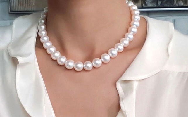 Collier trés classe en Perle