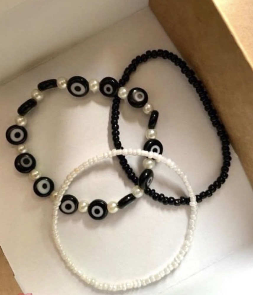 3 braclets 