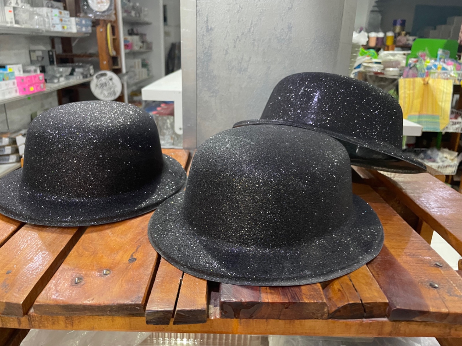 Les 3 chapeaux noir 