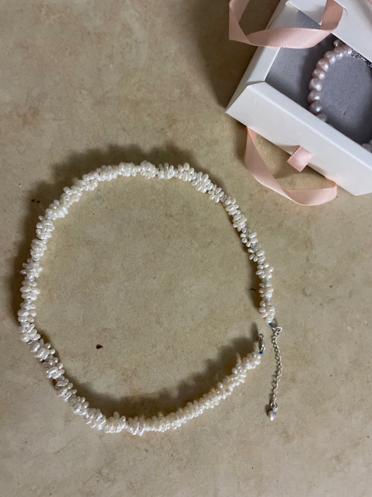 Un collier jouher sghir 