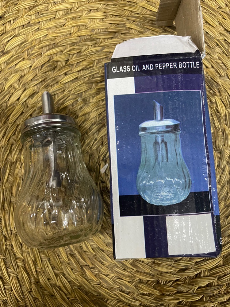 Class oil and pepper bottle