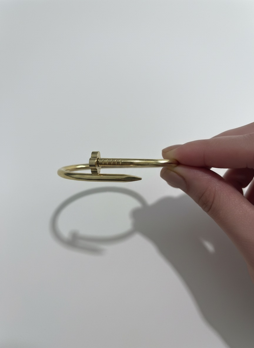 Clou bracelet