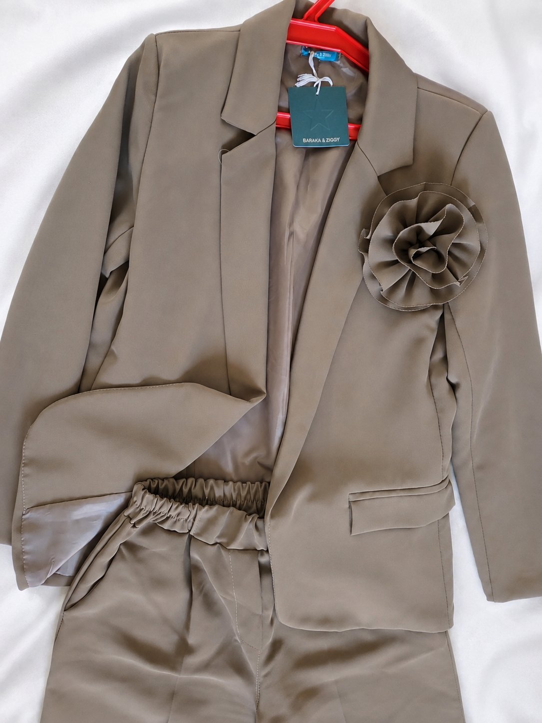 Ensemble Tailleur Pantalon Neuf avec Étiquette