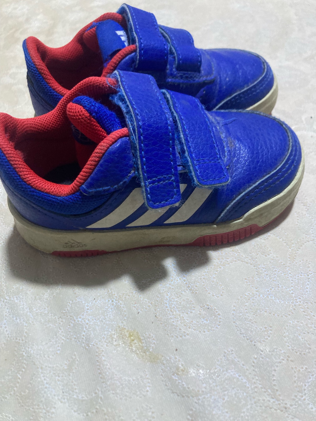 Baskets adidas en bon état