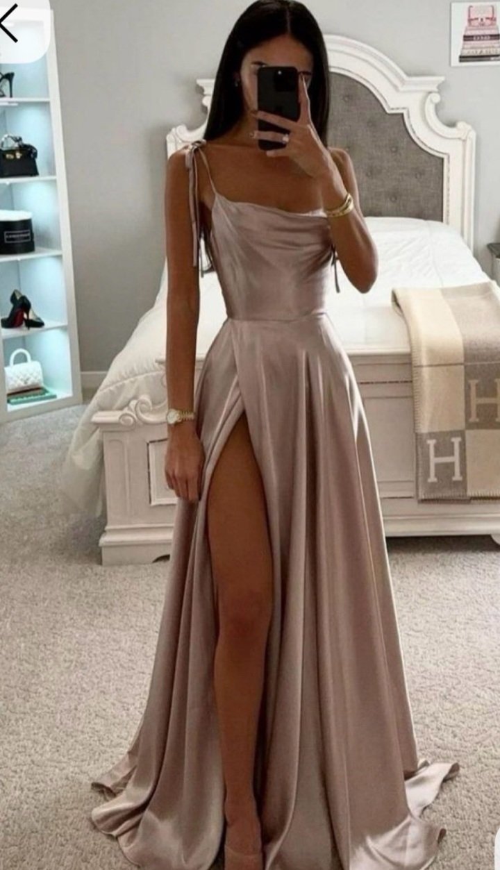 Robe soirée couleur champagne 