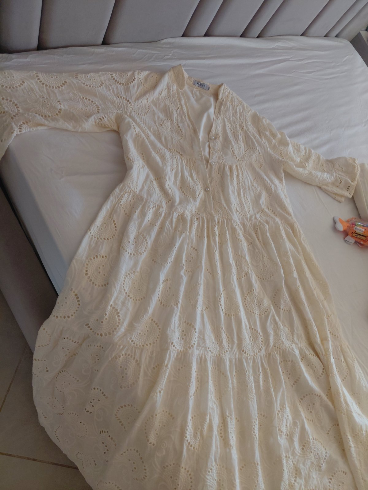 Robe broderie banc cassé