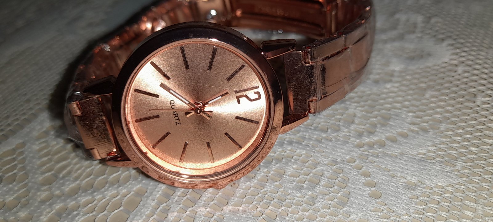 Montre couleur  cuivre
