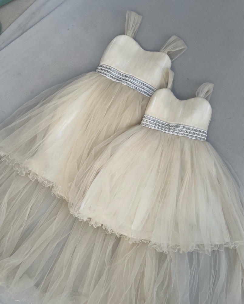 Robe, princesse, fillette  lwahda b 69dt🤍✨🎀