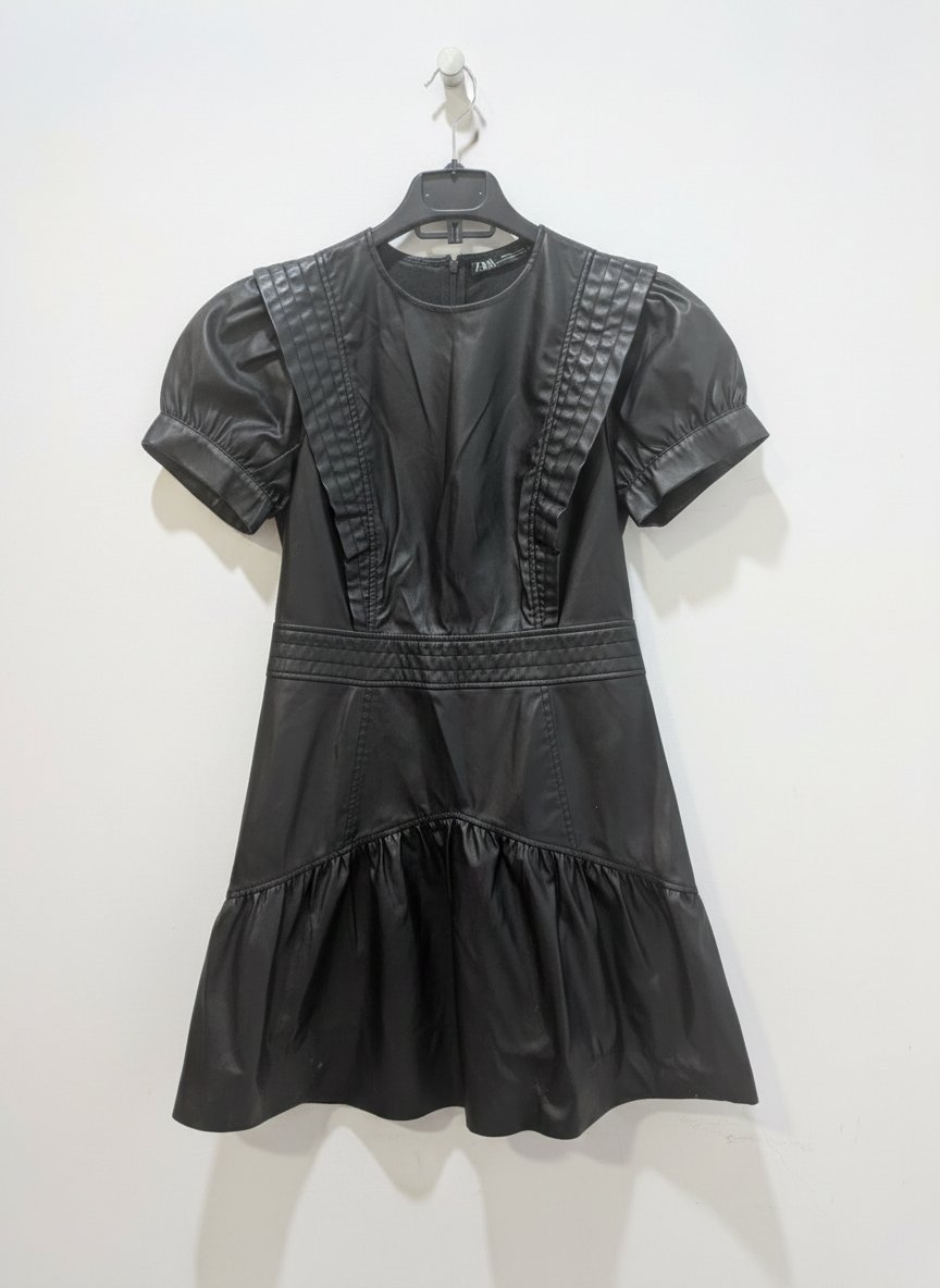 Robe Courte Zara en Similicuir – Style Rock & Chic