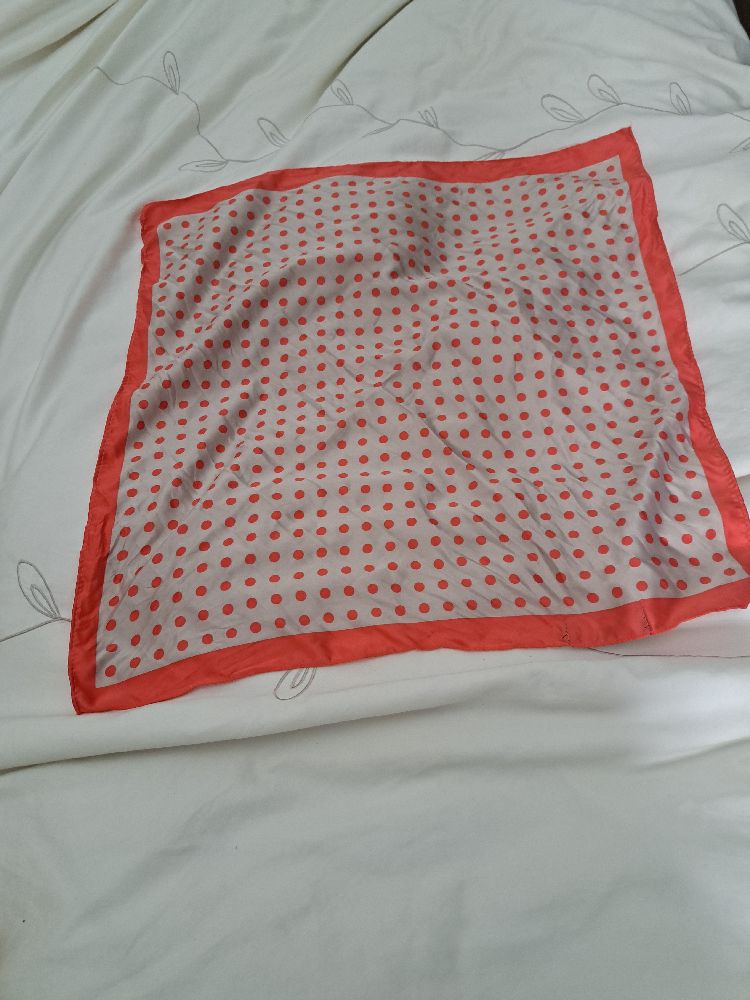 foulard  bershka  en satin 