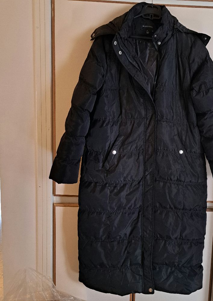 Langue parka  avec capiche  a fausse  fourire 