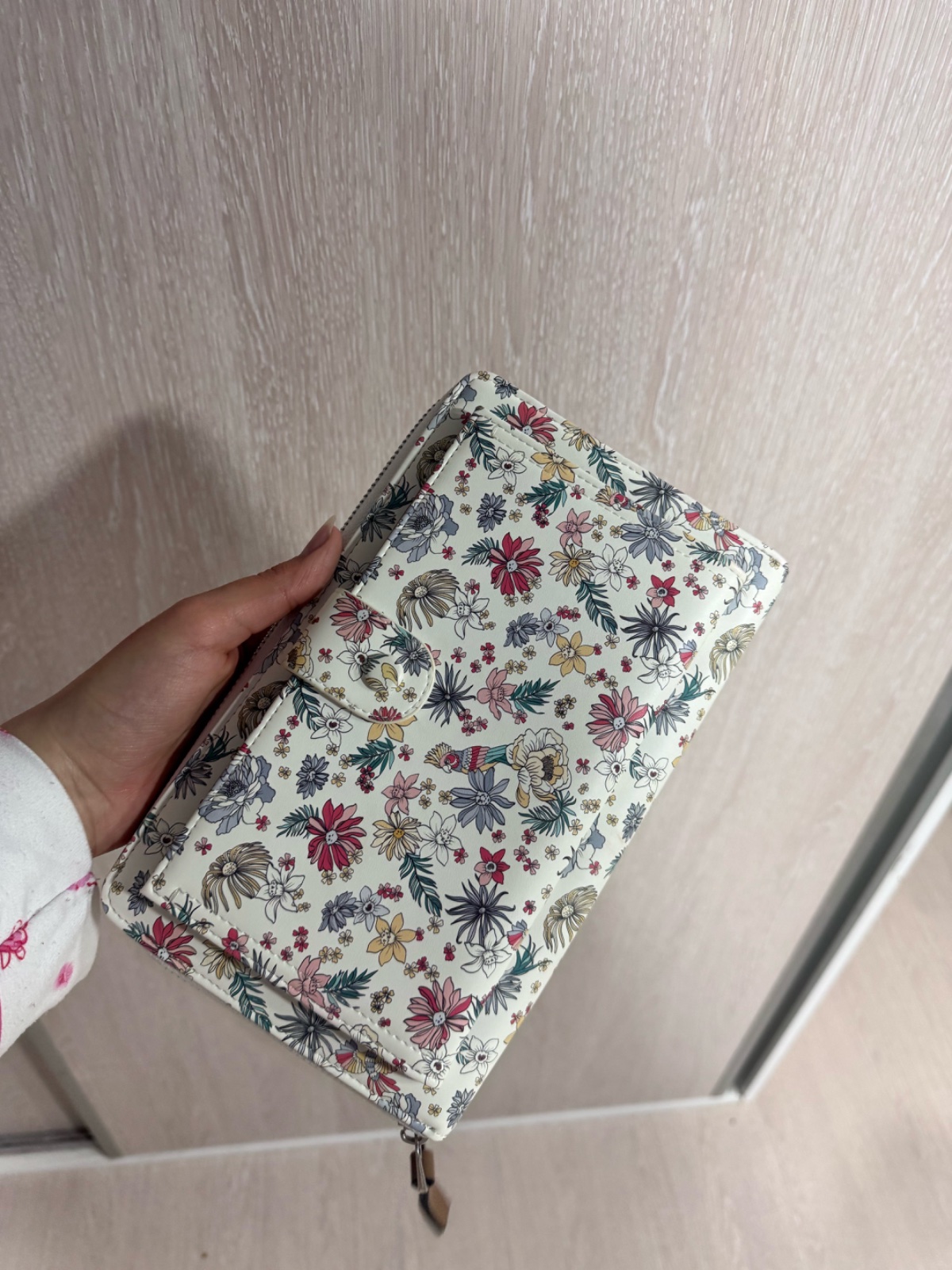 Portefeuille floral élégant multi-compartiments .Parfois