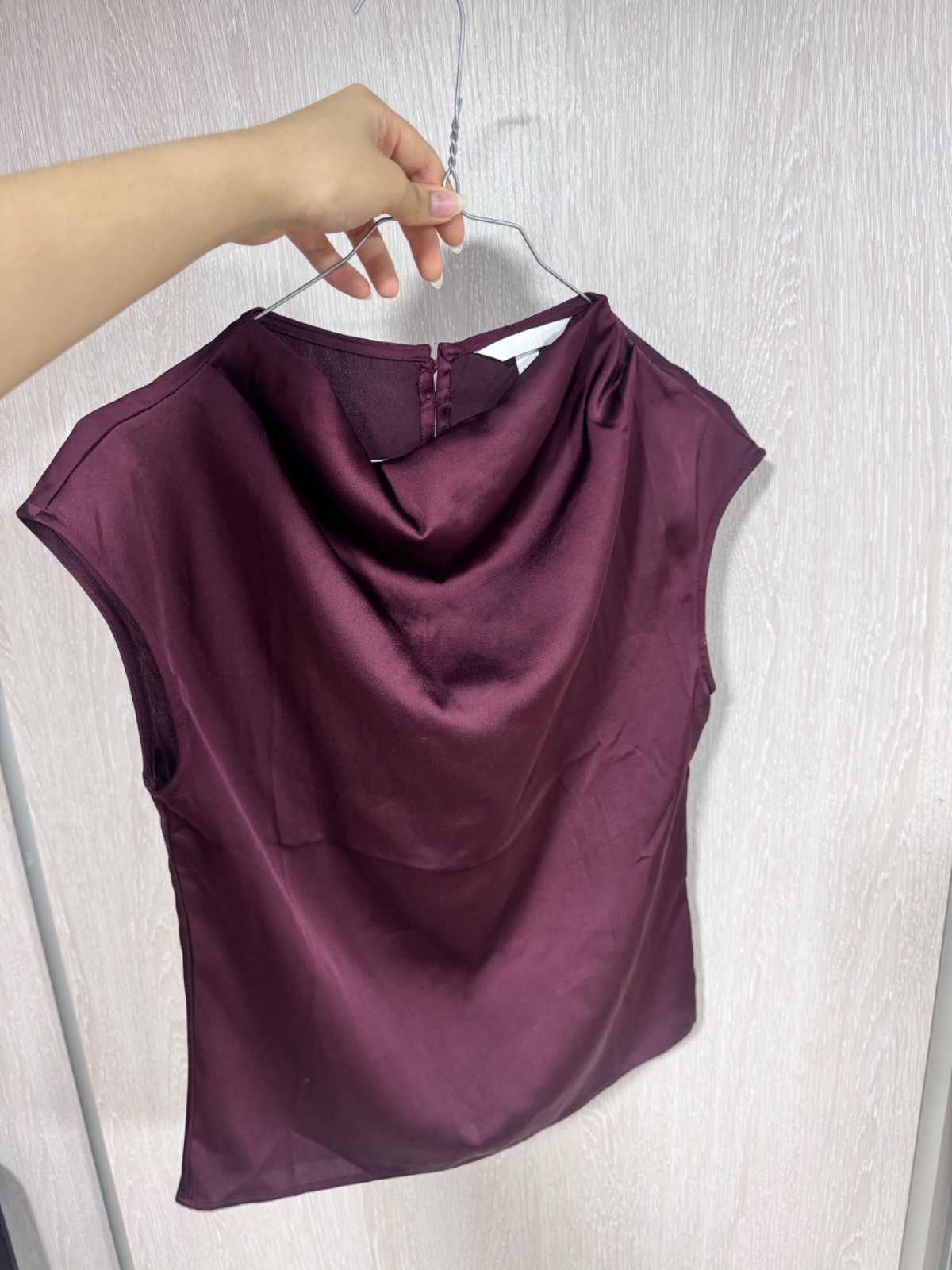 Top burgundy en satin 