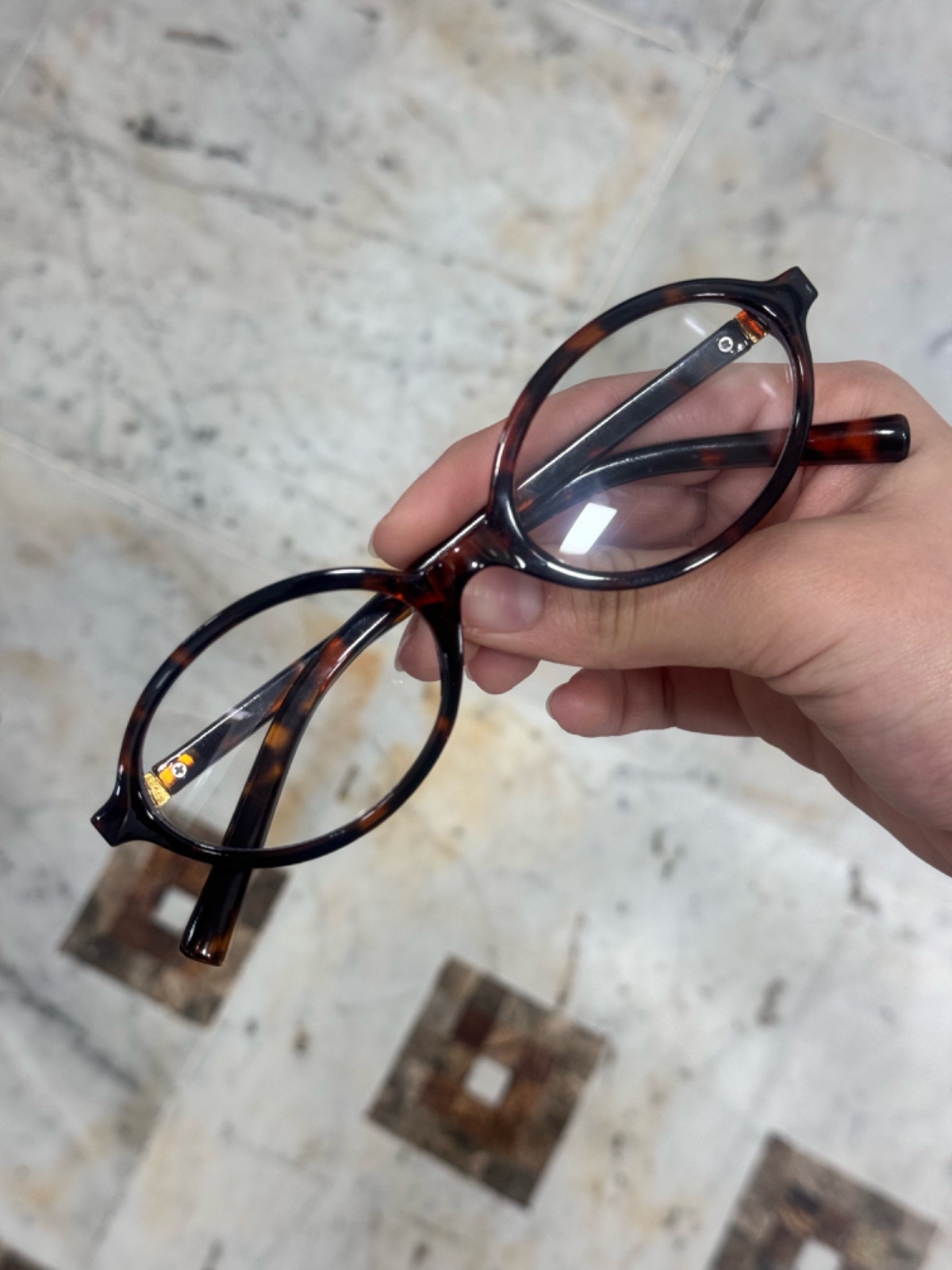 Lunettes rondes effet écaille élégantes