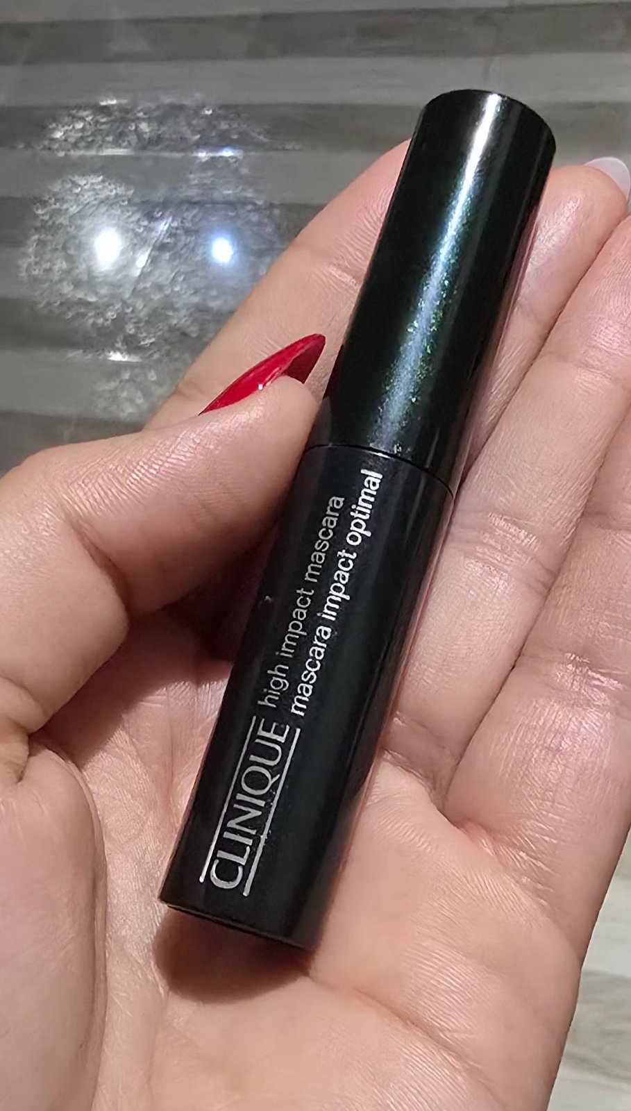 Mini mascara Clinique cacheté