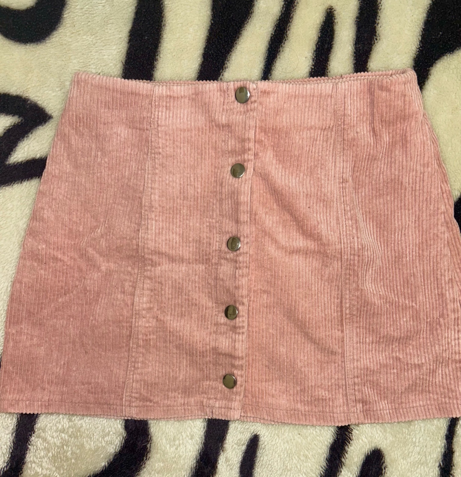 Mini jupe boutonnée