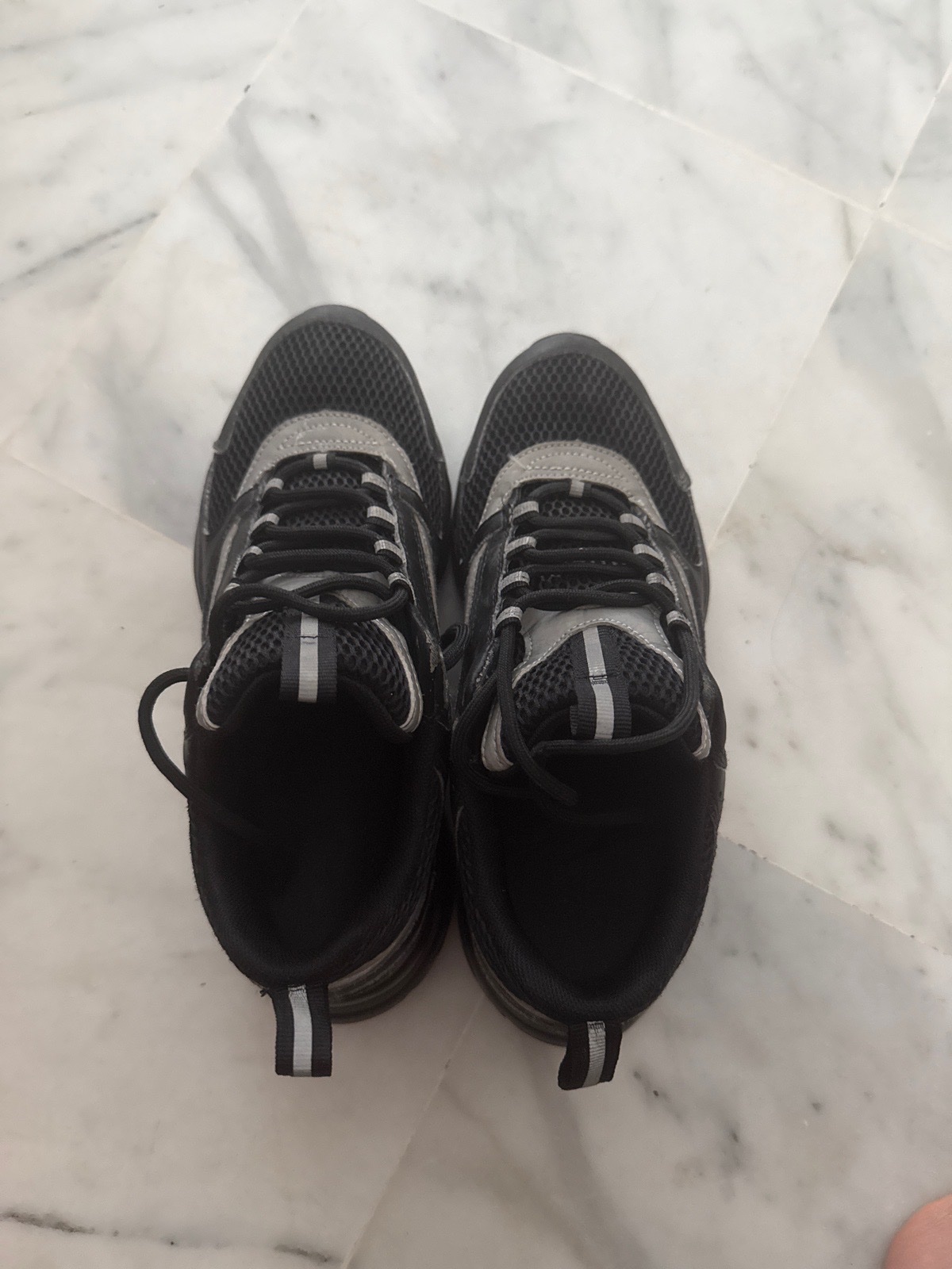 Dior b22