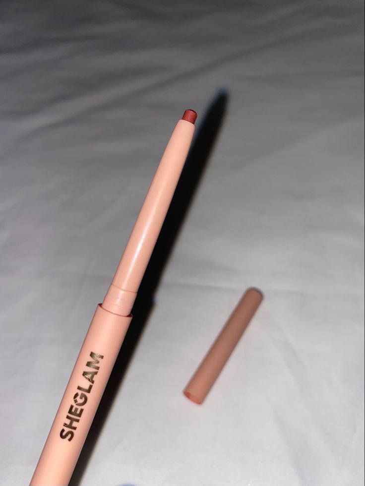 Crayon a levre sheglam 