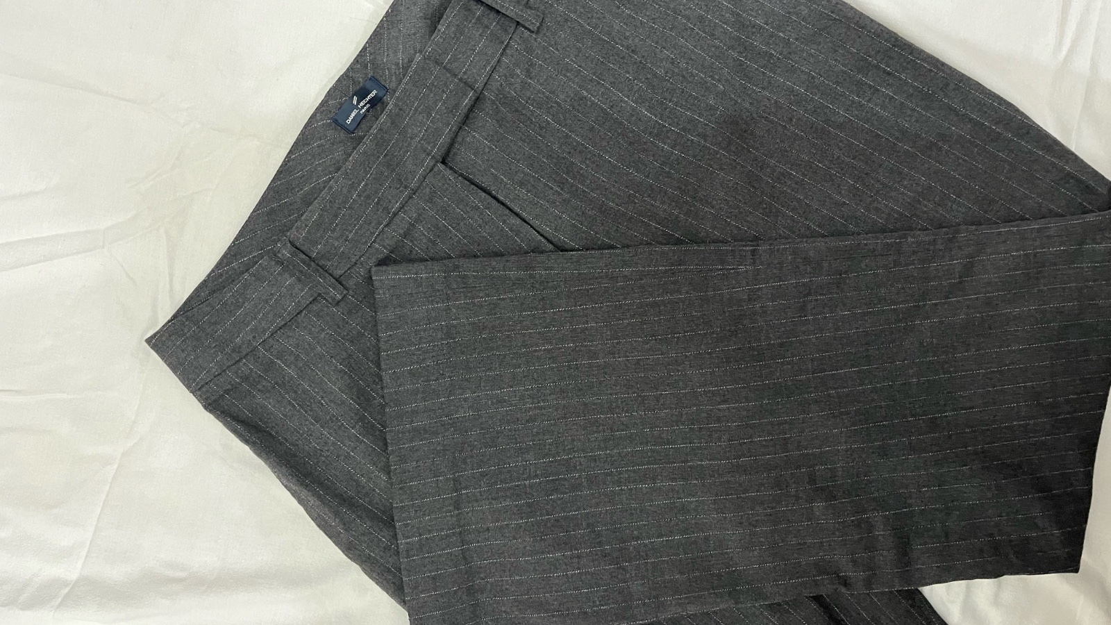 Pantalon gris rayé