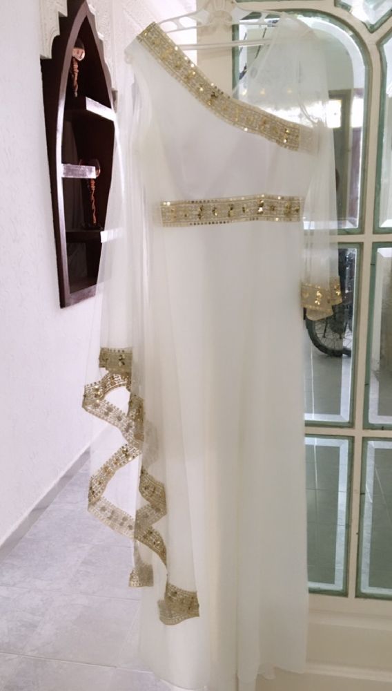 Robe soirée blanche très classe marque Beyz Ay T42