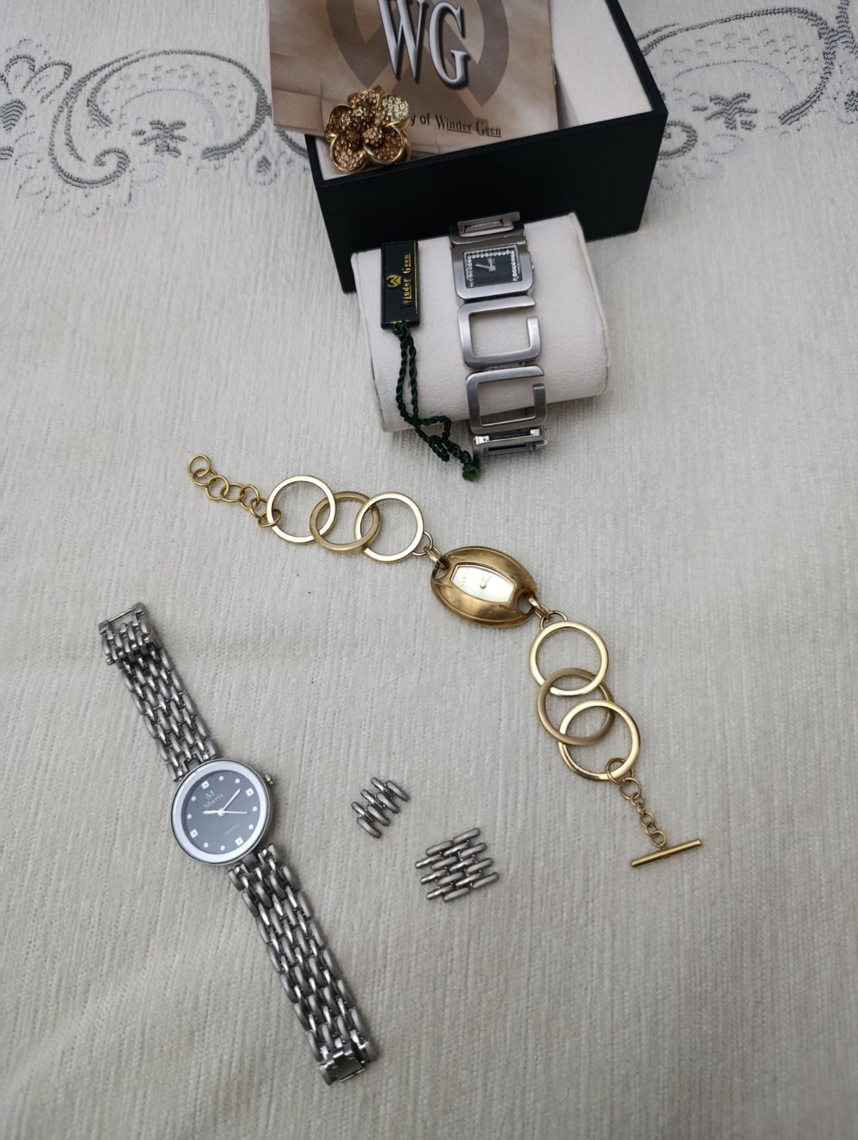 Lot de belle montre a un prix tres interressant de marque mango ,windergeen et moris