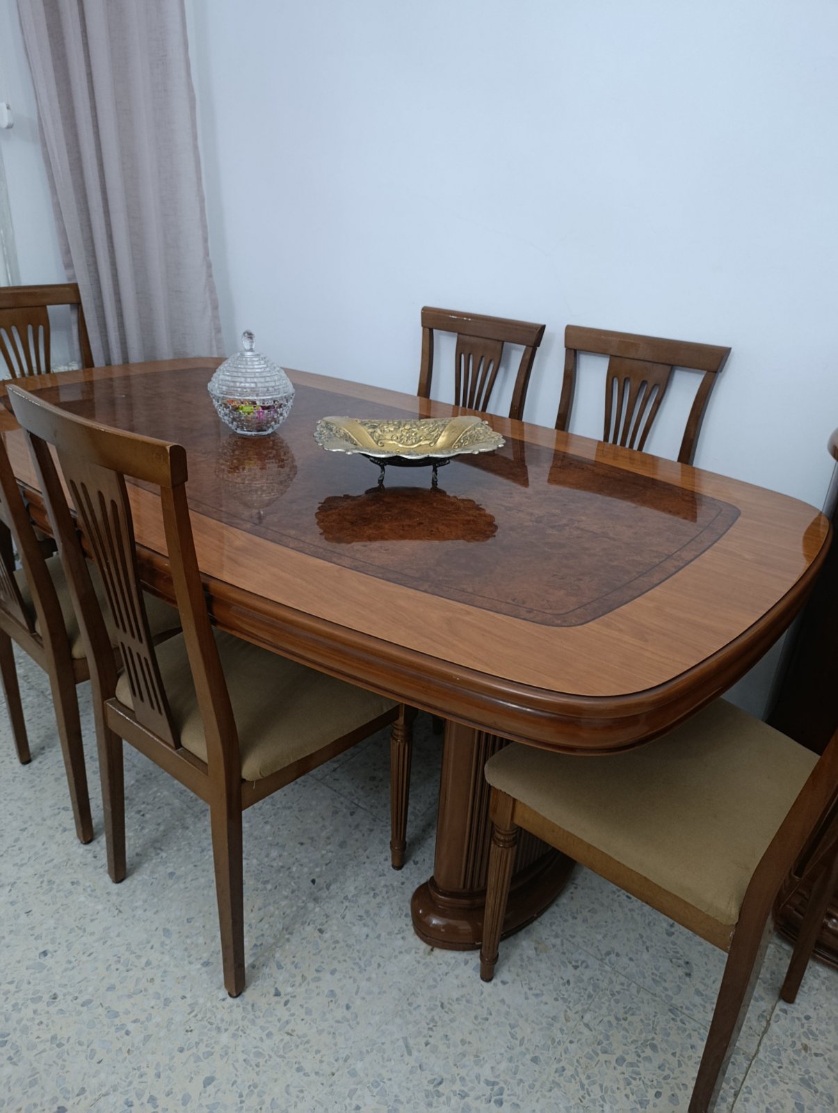 Magnifique table et 6chaises meuble italien