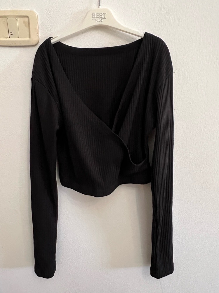 Pull noir