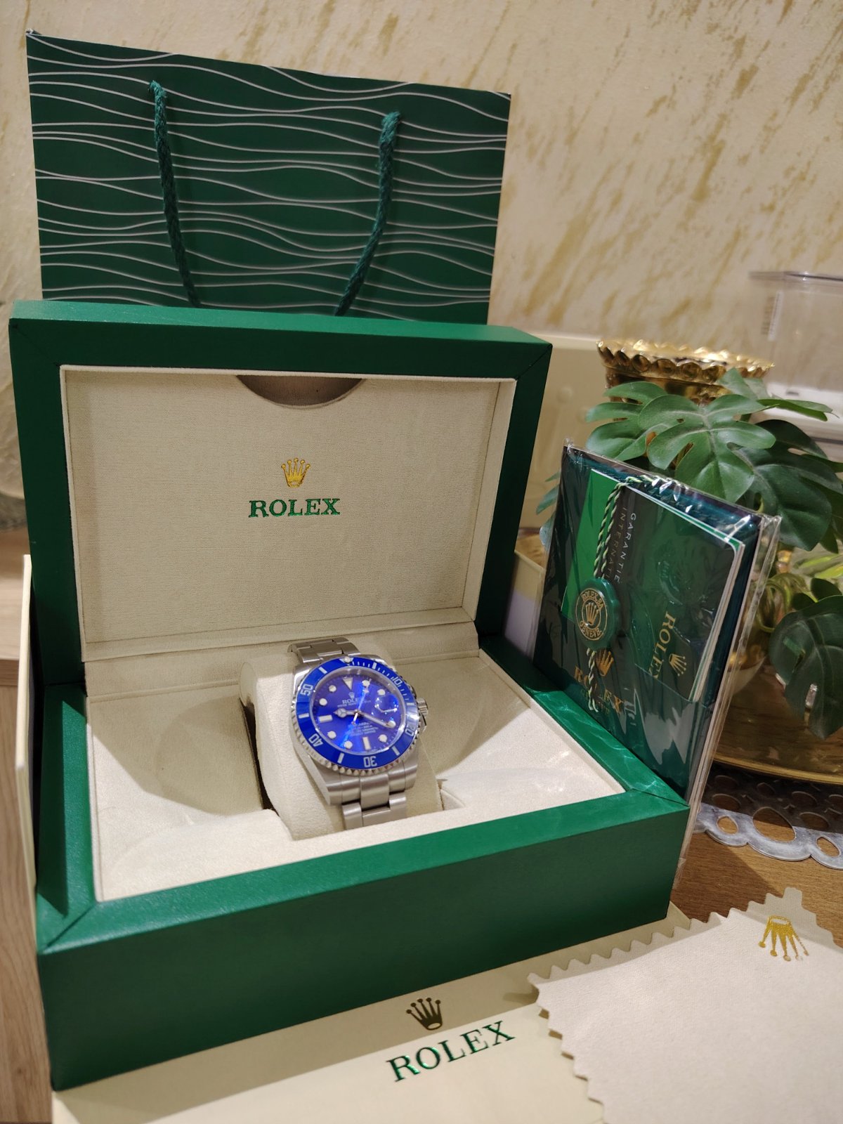 Une montre Rolex submariner élégante au style intemporel ⌚💙