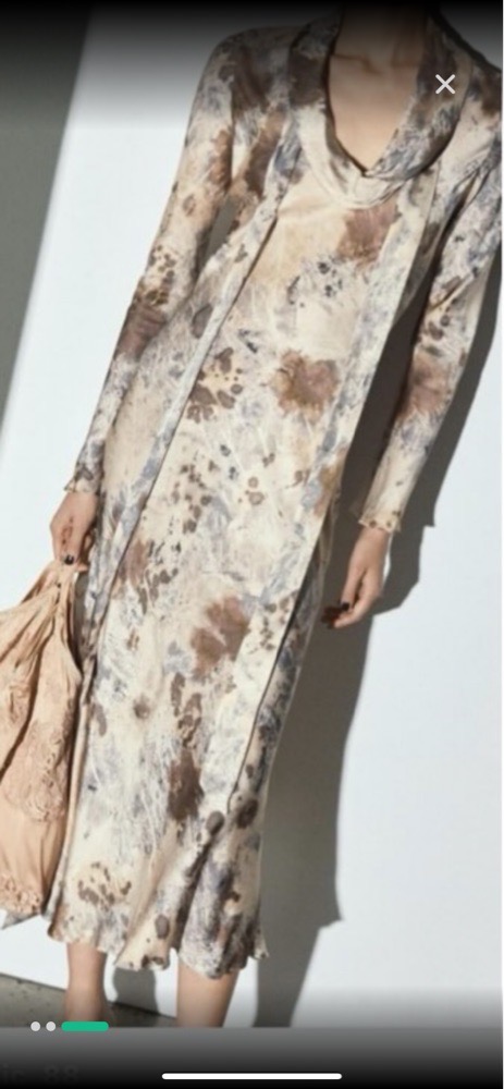 Une belle robe satiner