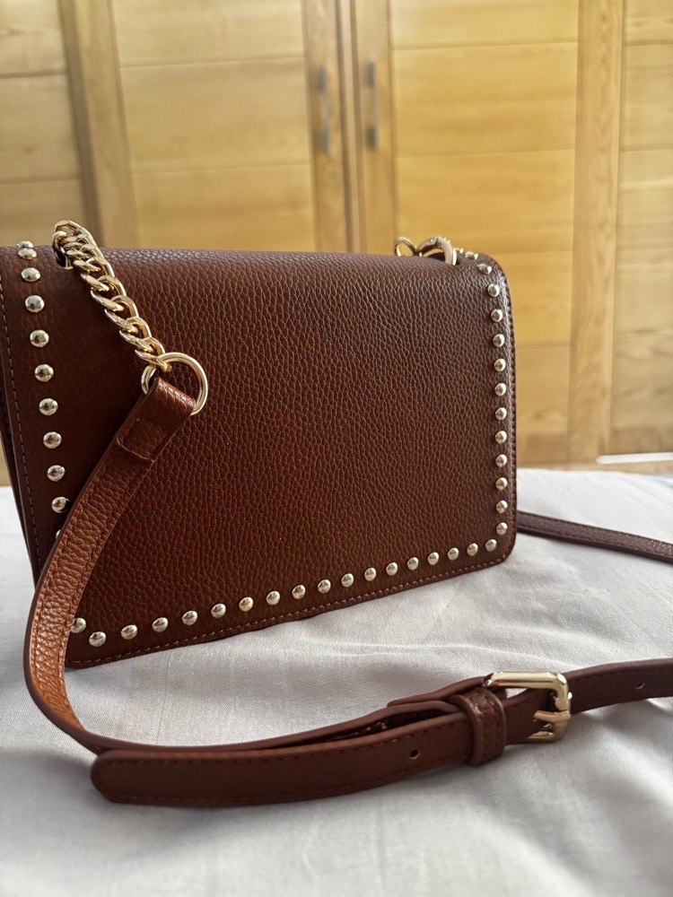 Sac à bandoulière au printemps paris 