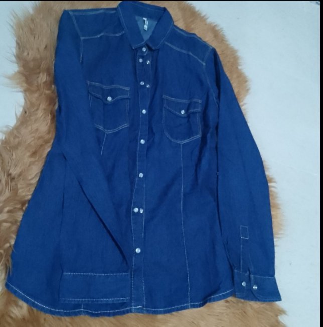 Chemise stradivarius jeans jamais porté 