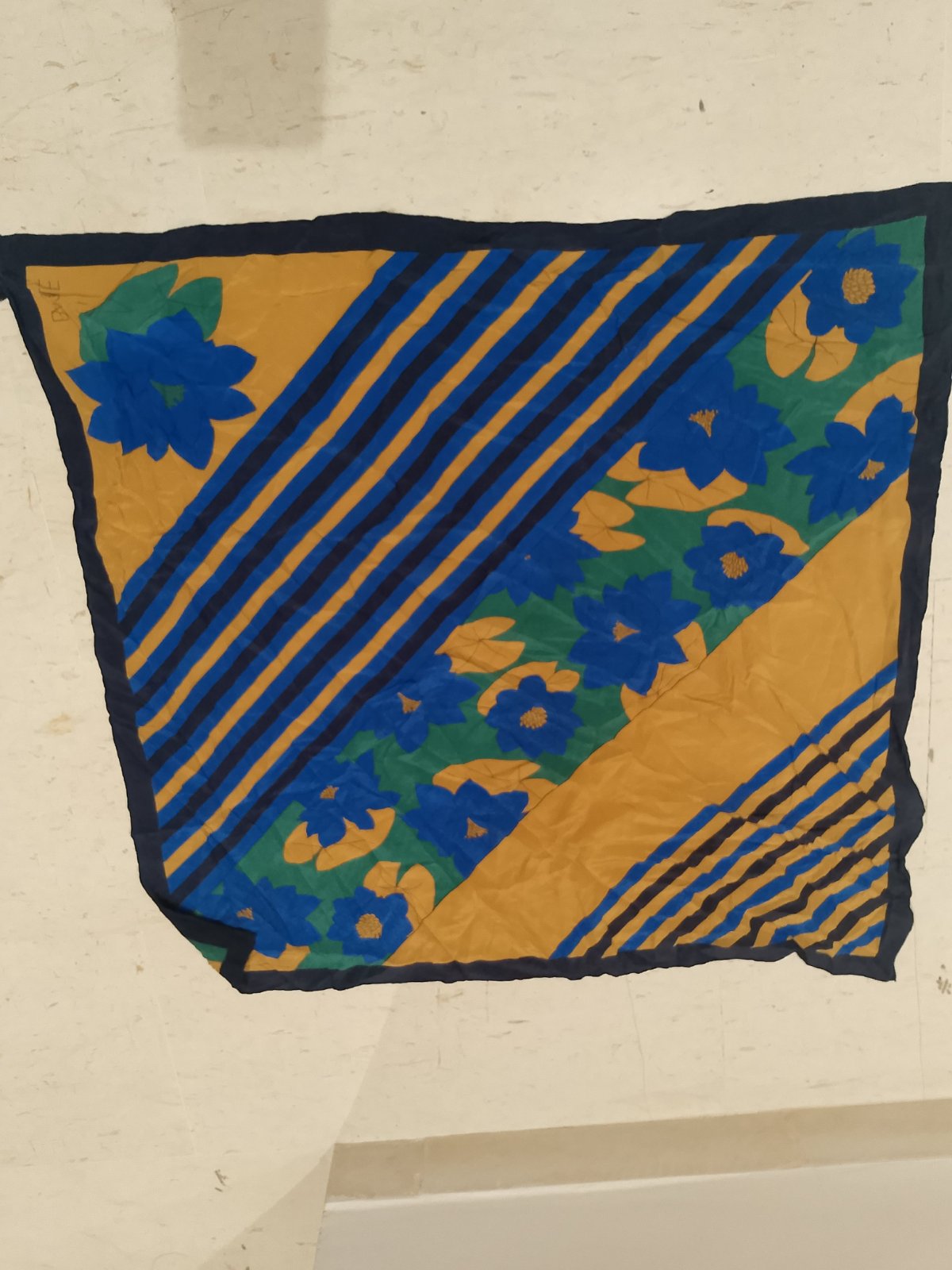Foulard Basile vintage  en soie