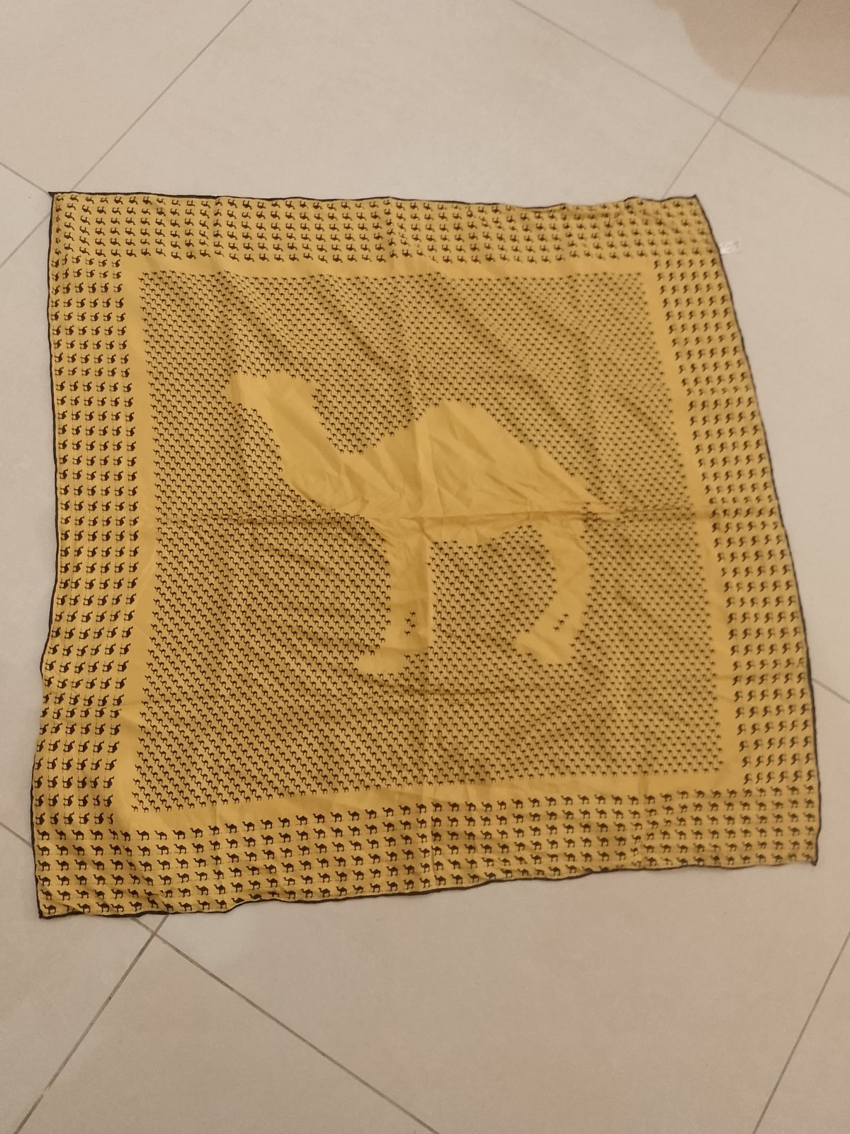 Foulard made in germany en soie neuf