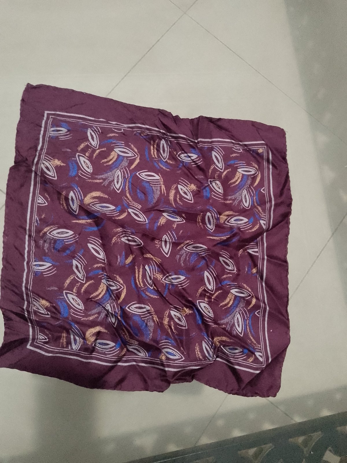 Foulard carré 100% soie