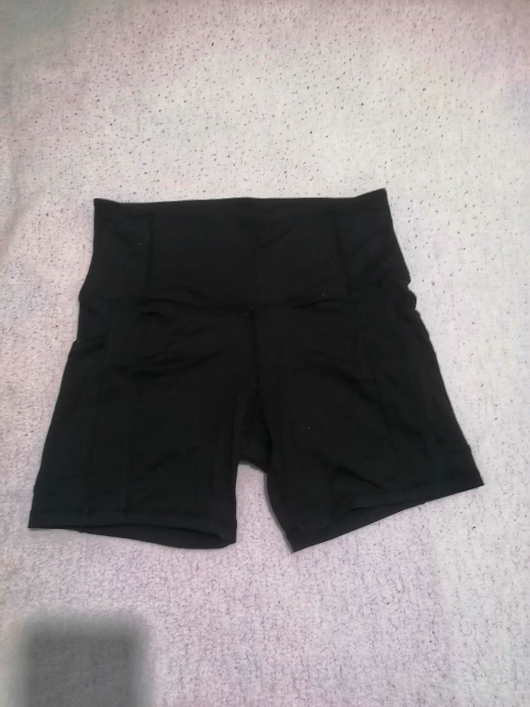 Short cycliste en excellent état 