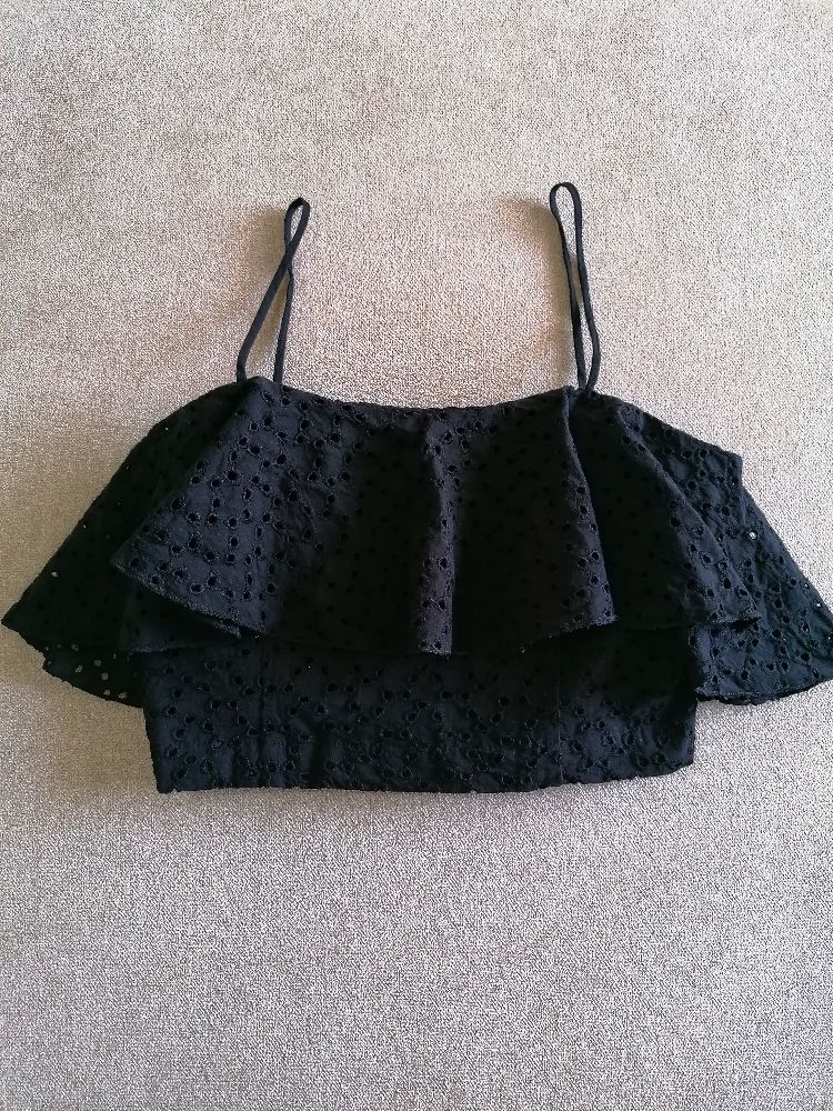 Très joli top en broderie anglaise 