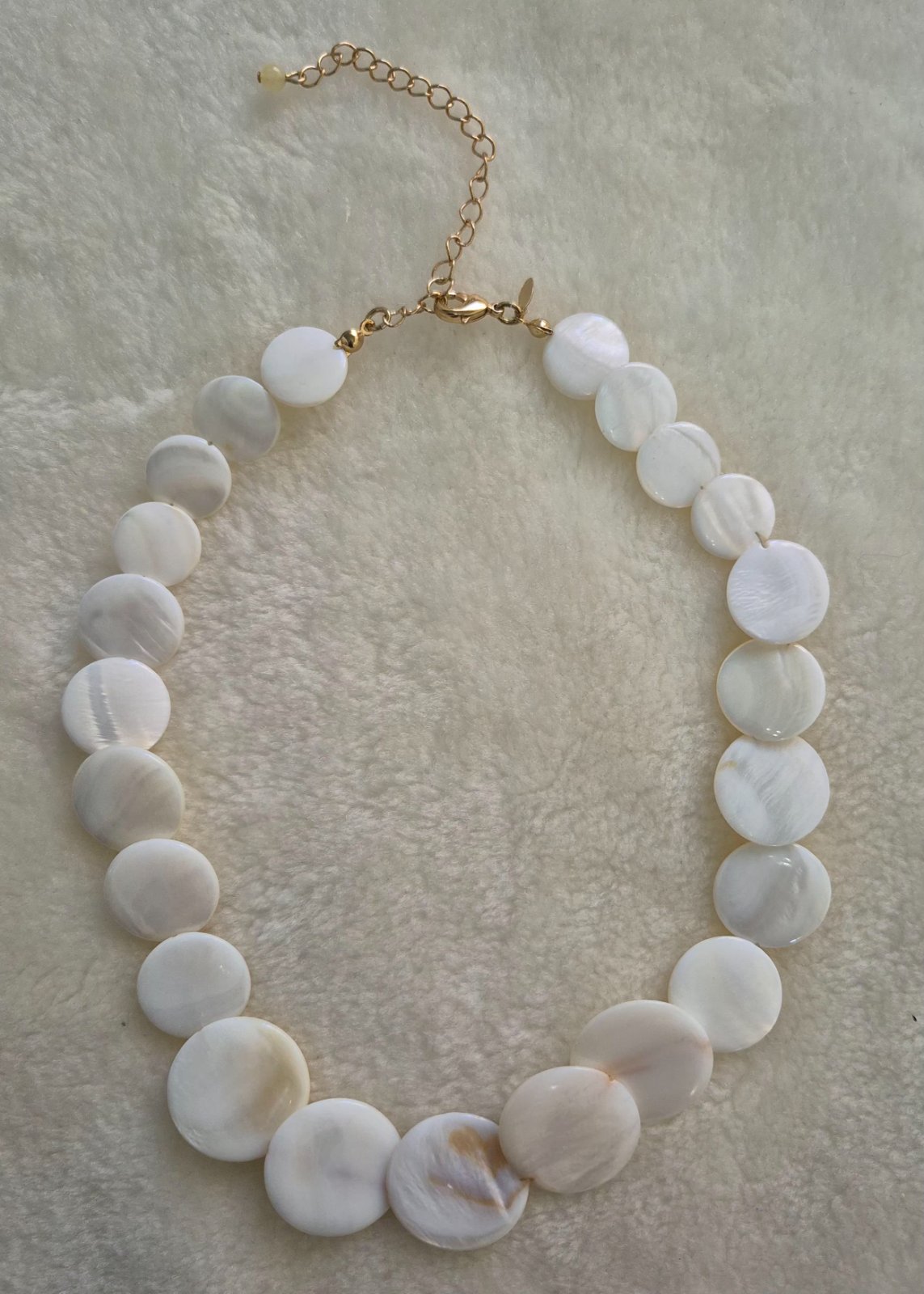 Collier en nacre de coquillage