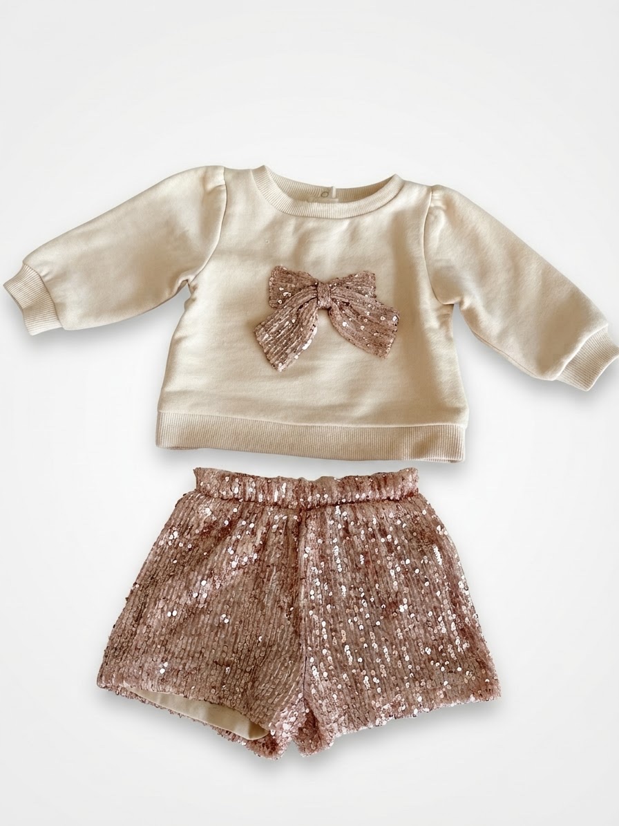Ensemble pour fille 6mois de la marque vertbaudet juste un petit trou dans le pull