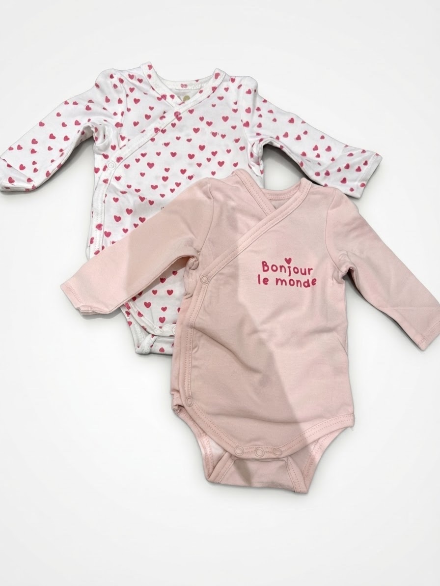 Lot de 2 body pour fille 0mois jamais porté