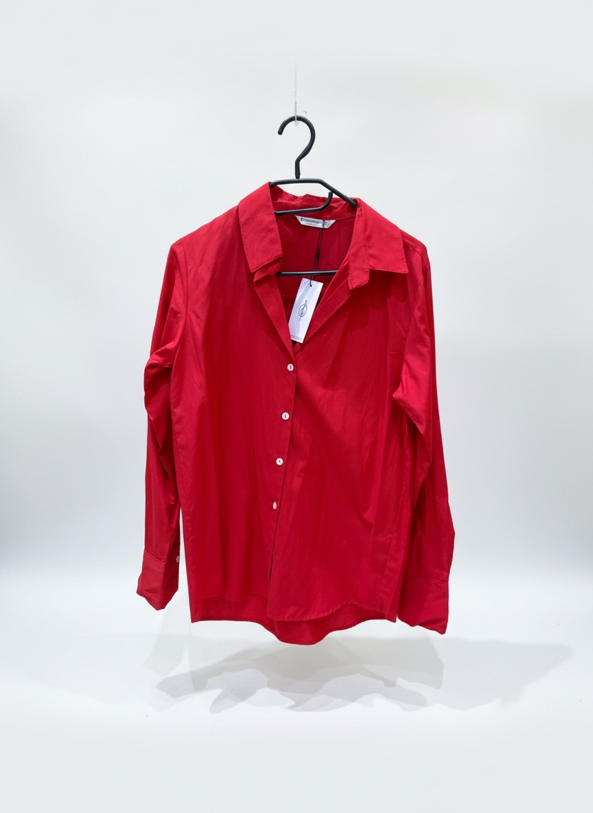 Chemise rouge stradivarius taille XS tlabes S neuf avec étiquette 
