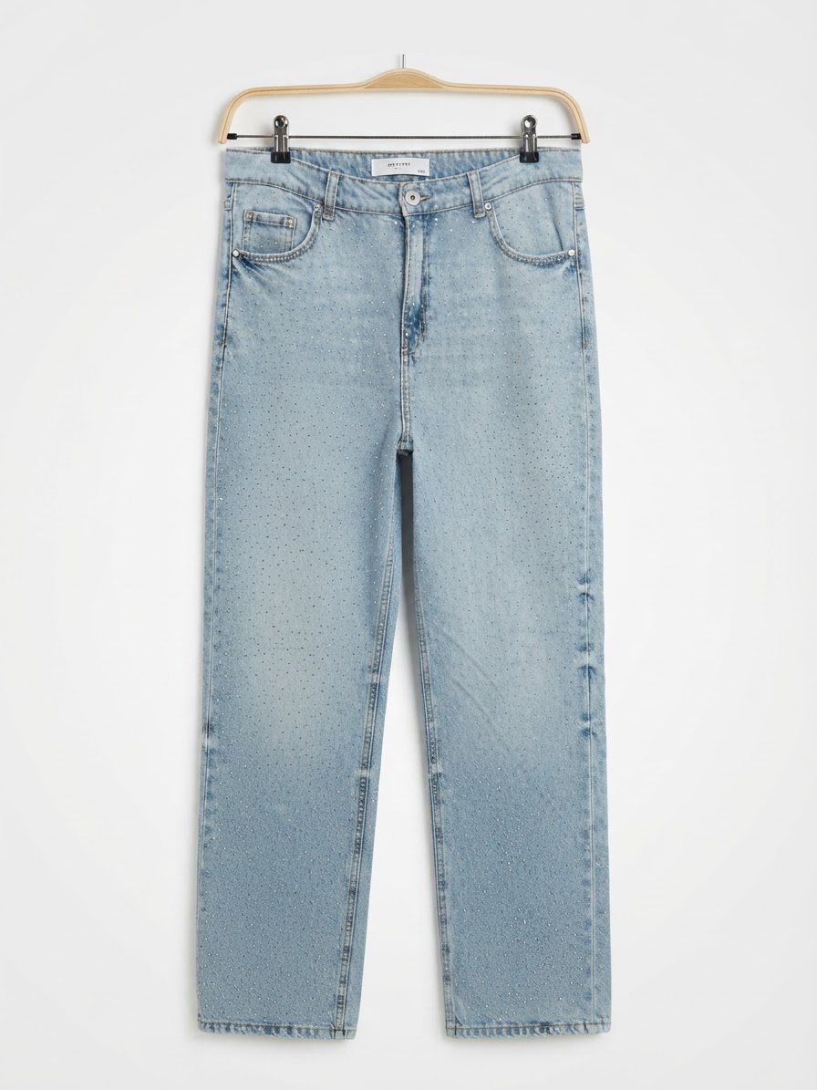 Jean avec strass tres trendyy