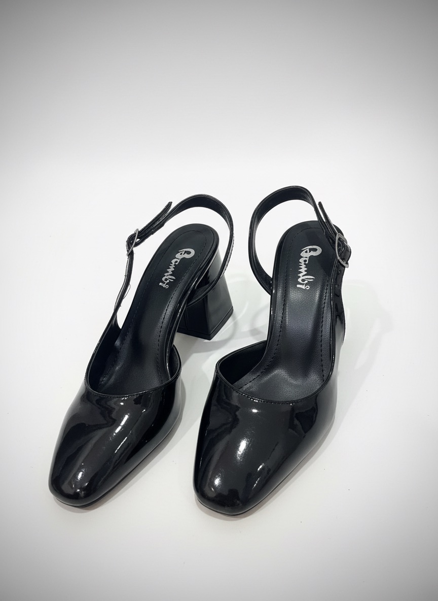 Des talons en noir 