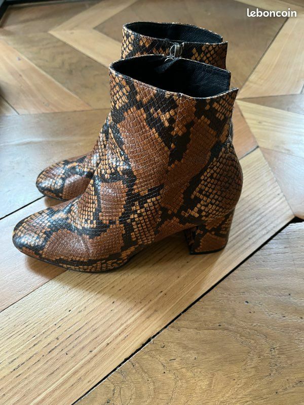 Bottines façon serpent