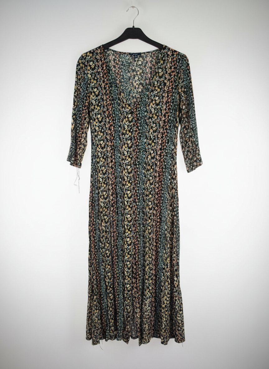Robe noire fleurie 