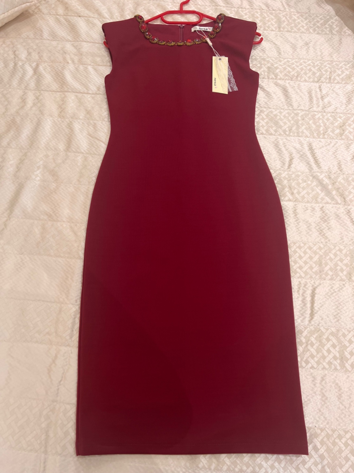 Robe rouge et strass