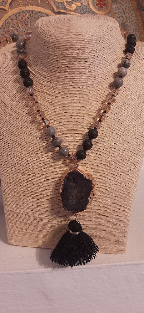 Collier en perles de jaspe et de cristal